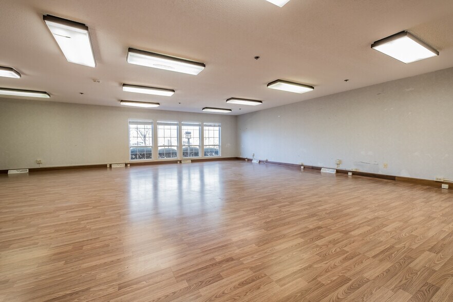 More Photos Of 7222 Day Ave SW, Navarre Medical For Lease
