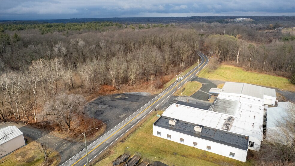 More Photos Of 180 Ushers Rd, Round Lake Warehouse For Sale