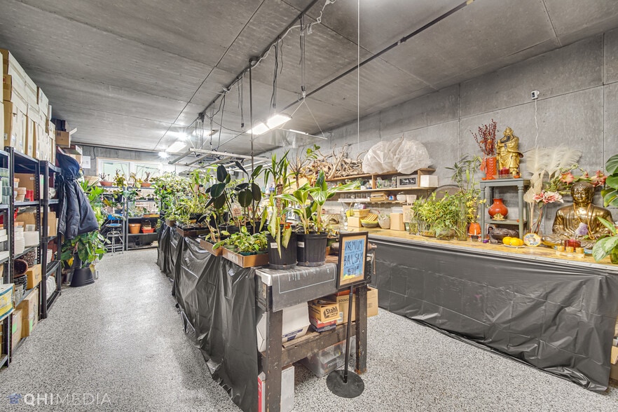 More Photos Of 2312 W Touhy Ave, Chicago General Retail For Sale