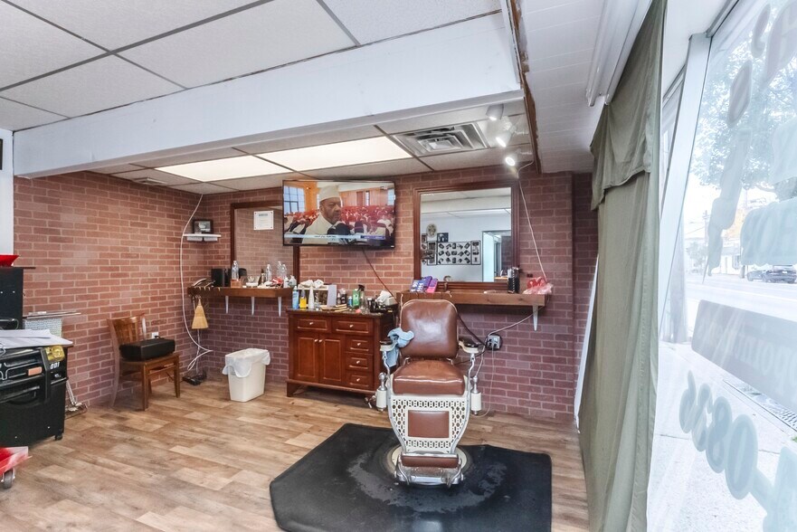 More Photos Of 180 Broadway, Port Ewen Storefront Retail Office For Sale