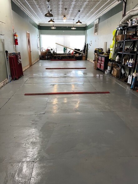 More Photos Of 1909-1911 S Salina St, Syracuse Office For Sale