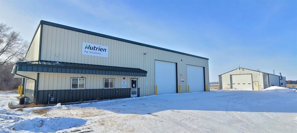 More Photos Of 9072 County Road BB, Plainfield Warehouse For Sale