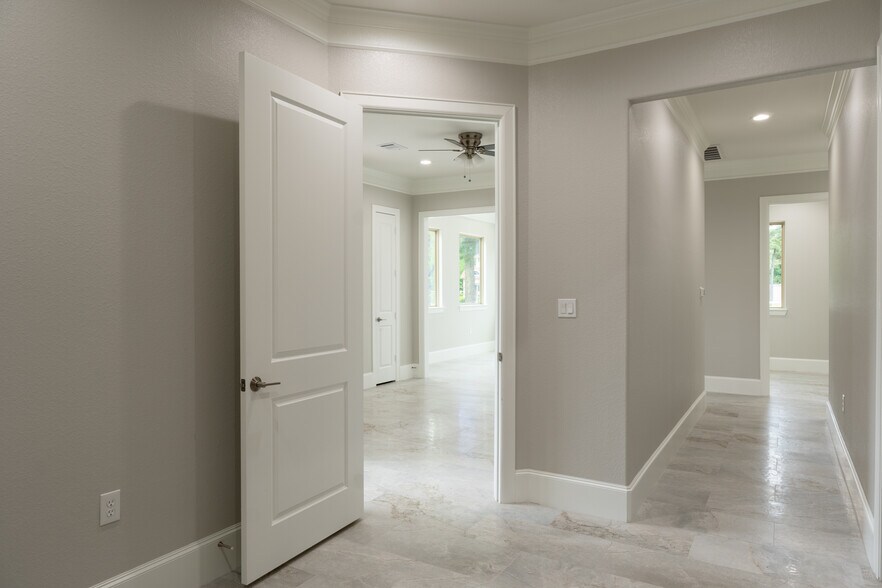 More Photos Of 12414 Spring Cypress Rd, Tomball Medical For Sale