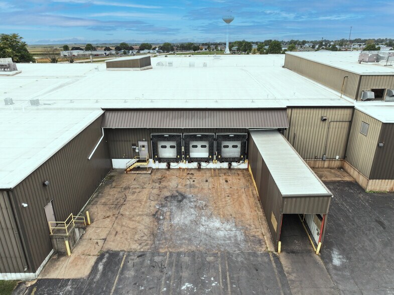 More Photos Of 100 Rayovac Ct, Fennimore Manufacturing For Lease