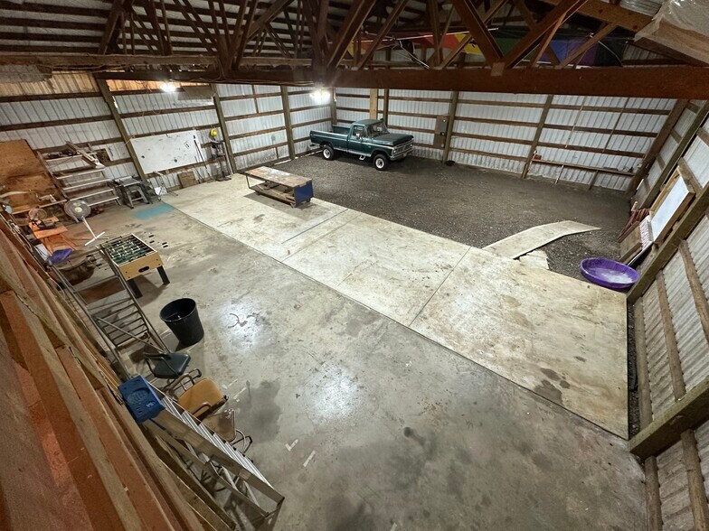 More Photos Of 15626 SE Martins St, Portland Warehouse For Lease