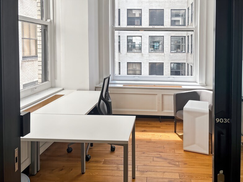 More Photos Of 5113 S Harper Ave, Chicago Coworking Space