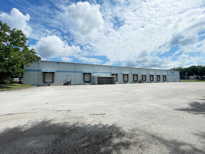 More Photos Of 451 SW 57th Ave, Ocala Distribution For Lease