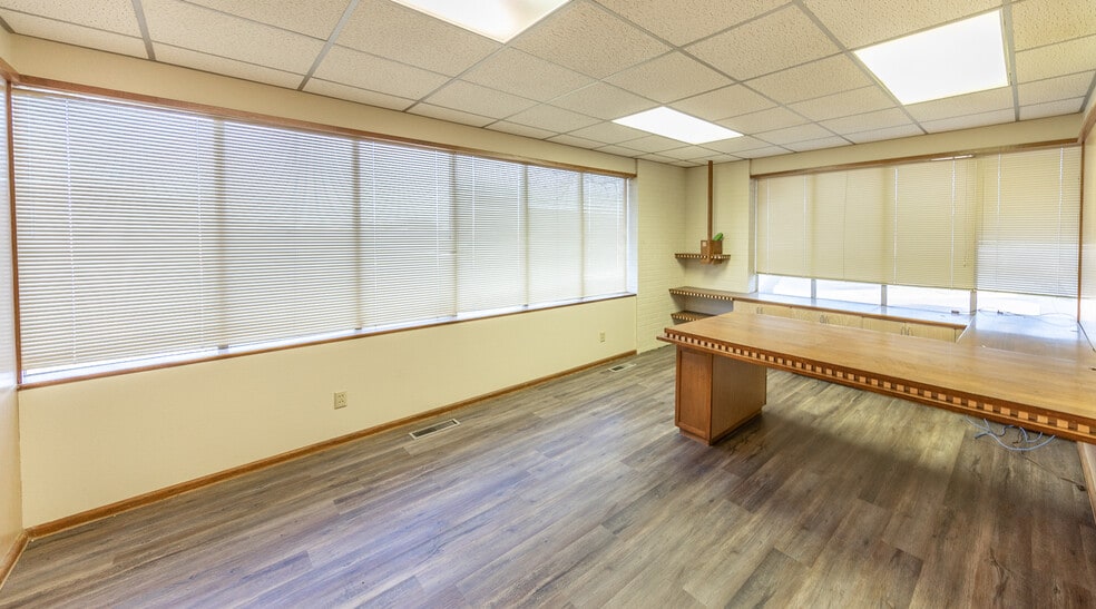 More Photos Of 5 Briercroft Office Park, Lubbock Office For Sale
