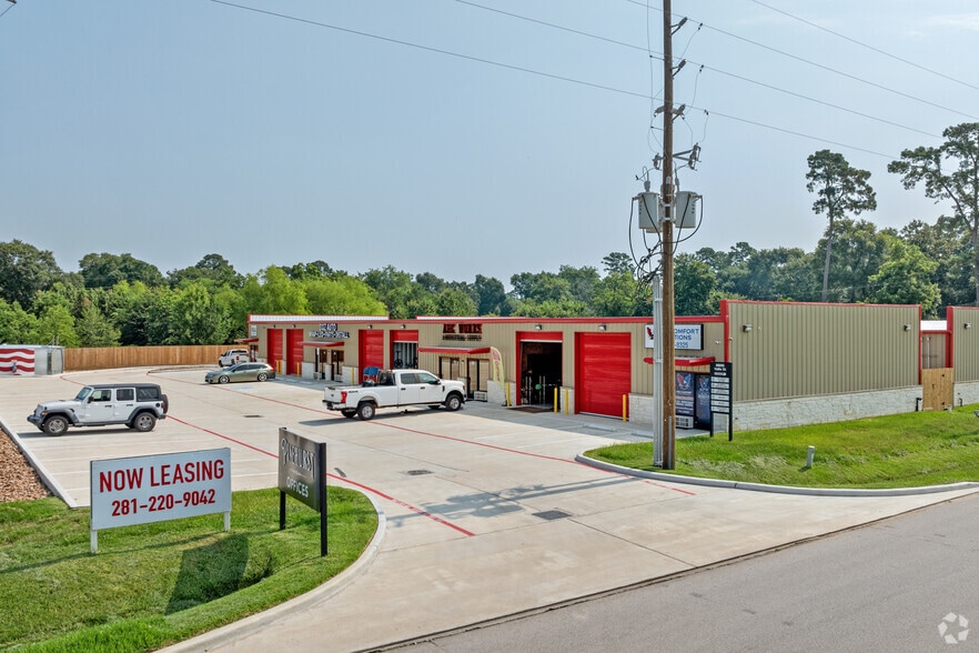 More Photos Of 28215 Vallie St, Pinehurst Warehouse For Lease