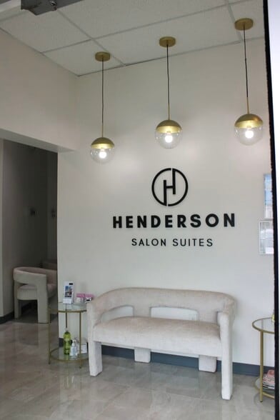 More Photos Of 4242 Henderson Blvd, Tampa Storefront Retail Residential For Lease