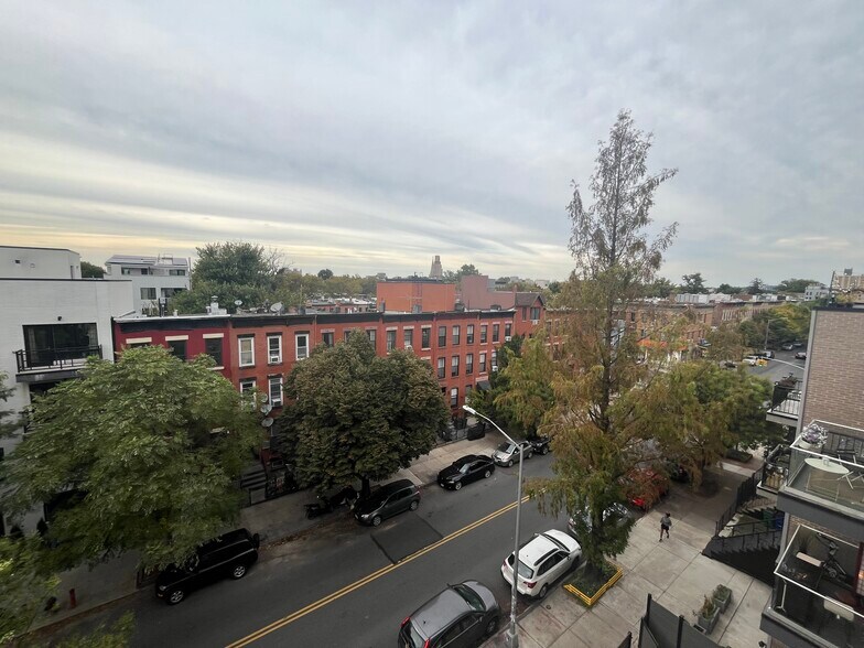More Photos Of 670 Halsey St, Brooklyn Apartments For Sale