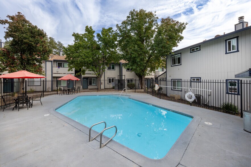 More Photos Of 2228 Edison Ave, Sacramento Apartments For Sale