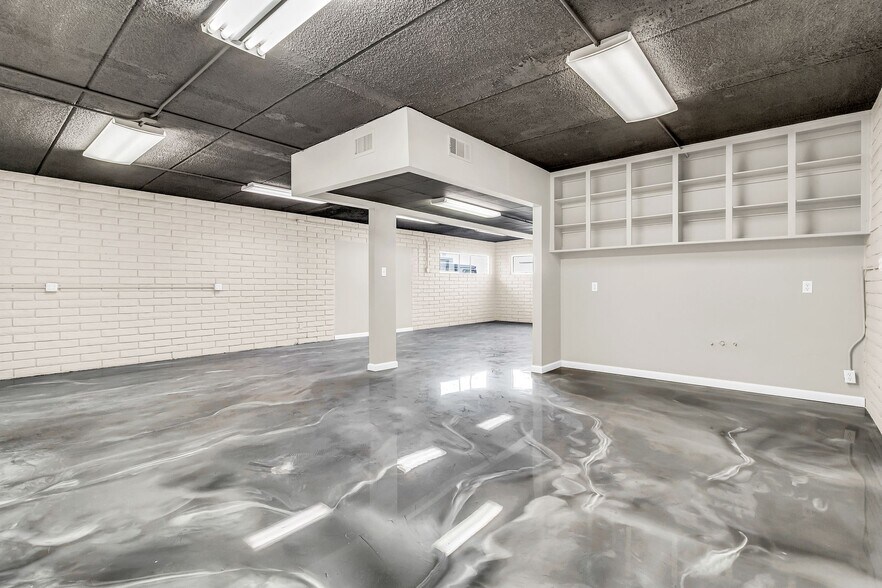 More Photos Of 78 W Ray Rd, Chandler Convenience Store For Lease