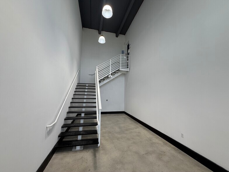 More Photos Of 4391 SW 74th Ave, Miami Flex For Lease