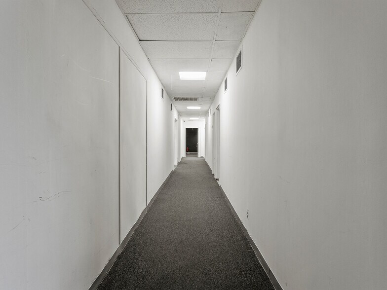 More Photos Of 10746 Magnolia Blvd, North Hollywood Medical For Sale