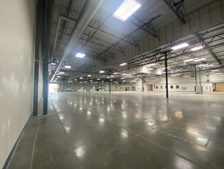 More Photos Of 2200-2240 S McDowell Boulevard Ext, Petaluma Manufacturing For Lease