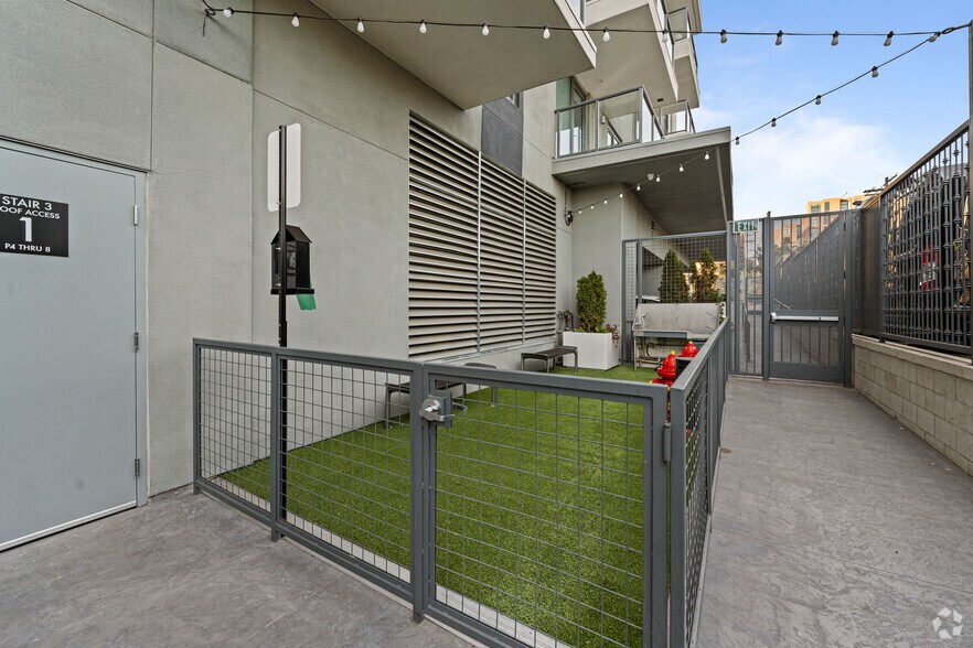 More Photos Of 6220 Selma Ave, Los Angeles Apartments For Lease