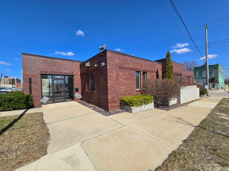 More Photos Of 20 W Muskegon Ave, Muskegon Office For Sale