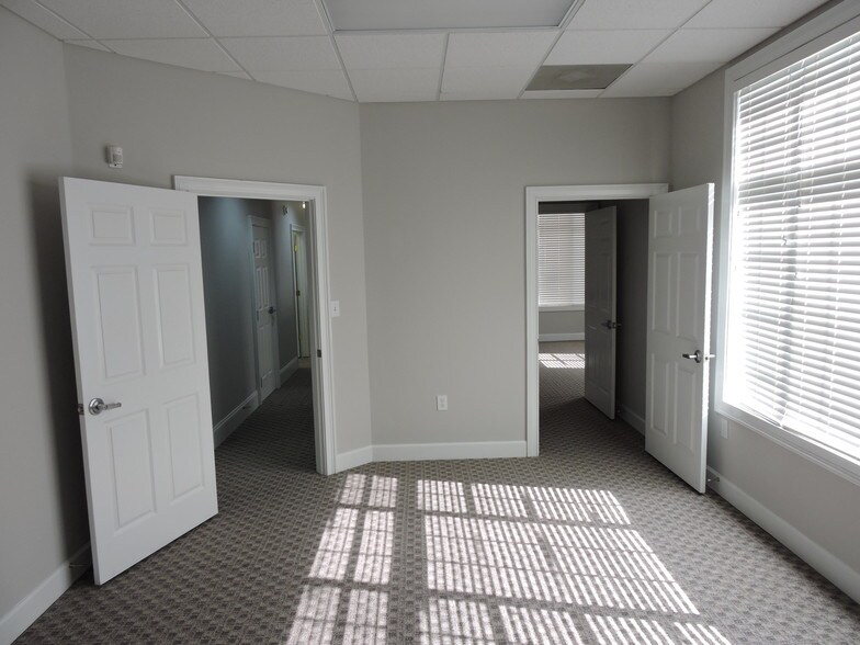 More Photos Of 4562 Lawrenceville Hwy, Lilburn Medical For Lease