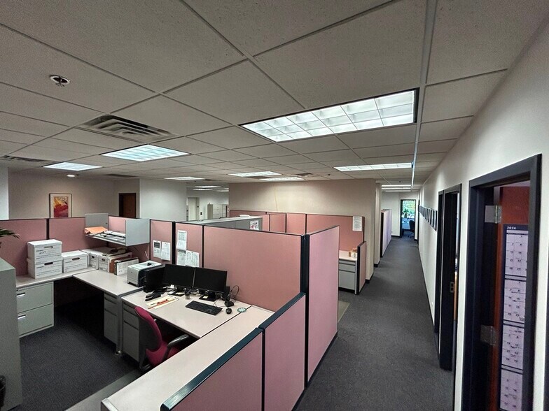 More Photos Of 8150 Lehigh Ave, Morton Grove Warehouse For Sale