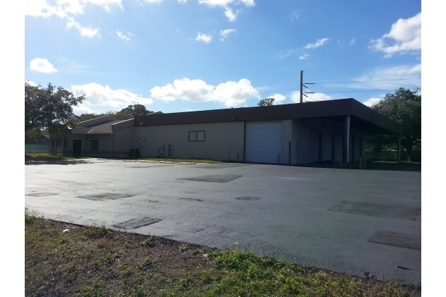 More Photos Of 1634 Barber Rd, Sarasota Manufacturing For Lease