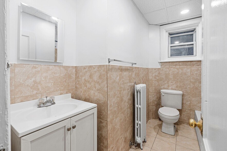 More Photos Of 522 S 5th St, Philadelphia Storefront Retail Residential For Sale