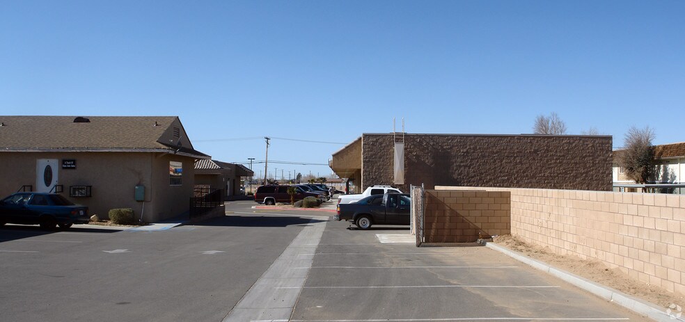 More Photos Of 11336 Bartlett Ave, Adelanto Storefront Retail Office For Lease