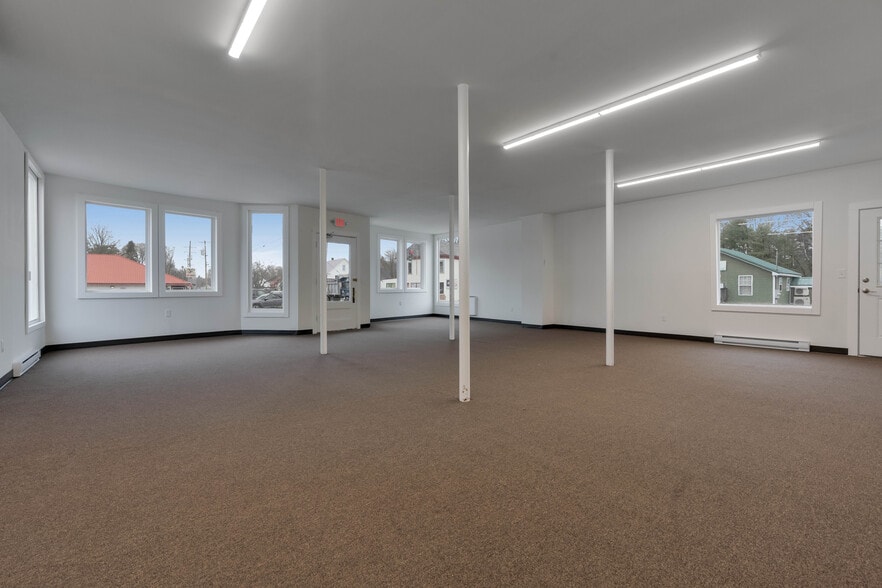 More Photos Of 924 Main St, Waterboro General Retail For Lease