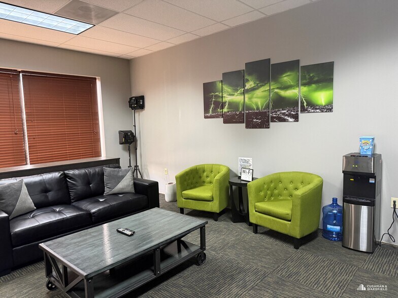 More Photos Of 580-631 N Denver Ave, Loveland Light Manufacturing For Sale