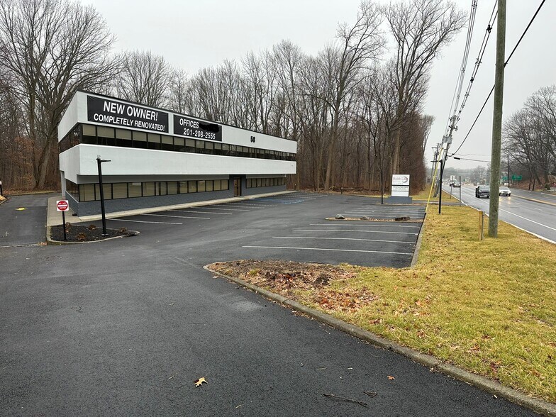 More Photos Of 58 US Highway 46, Budd Lake Office For Lease