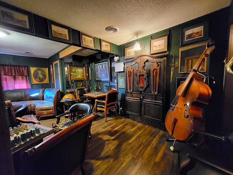 More Photos Of 1209 W 7th St, Joplin Office For Sale