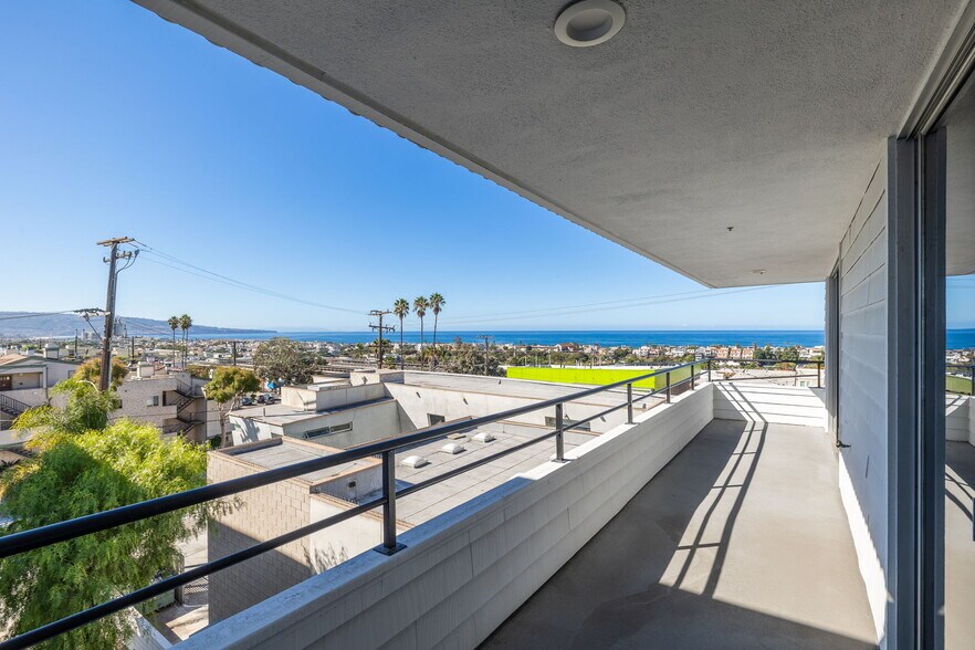 More Photos Of 2200 Pacific Coast Hwy, Hermosa Beach Coworking Space