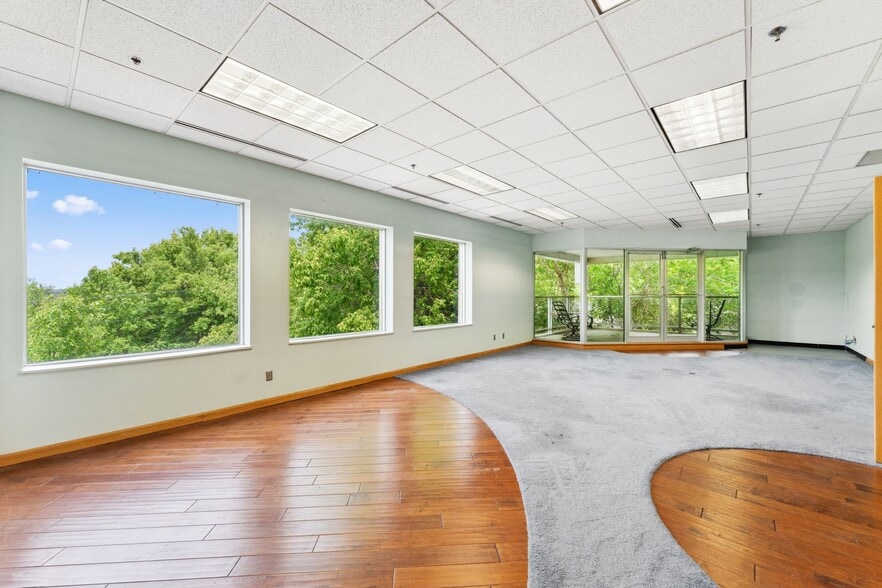 More Photos Of 4388 Shoreline Dr, Spring Park Storefront Retail Office For Sale