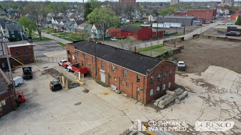 More Photos Of 201 Williams St, Elyria Warehouse For Sale