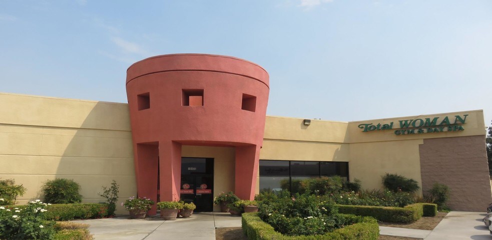 More Photos Of 19456 Nordhoff St, Northridge Storefront Retail Office For Lease