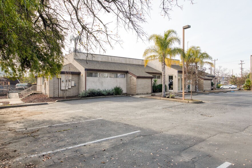More Photos Of 2928 Eastern Ave, Sacramento Medical For Sale