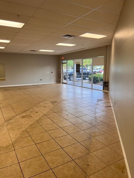 More Photos Of 6239-6293 Lake Osprey Dr, Sarasota Unknown For Lease