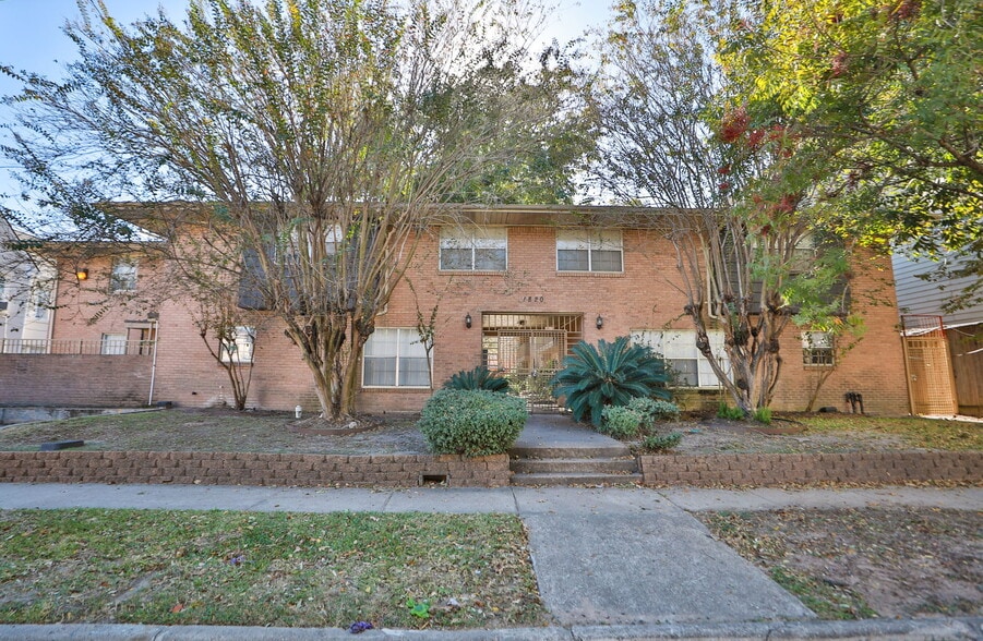 Primary Photo Of 1820 Binz St, Houston Apartments For Sale