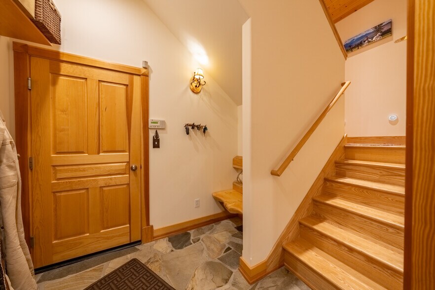 More Photos Of 135 Squire Ln S, Trout Creek Hospitality For Sale