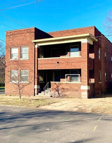 More Photos Of 919 W 3rd St, Peoria Apartments For Sale