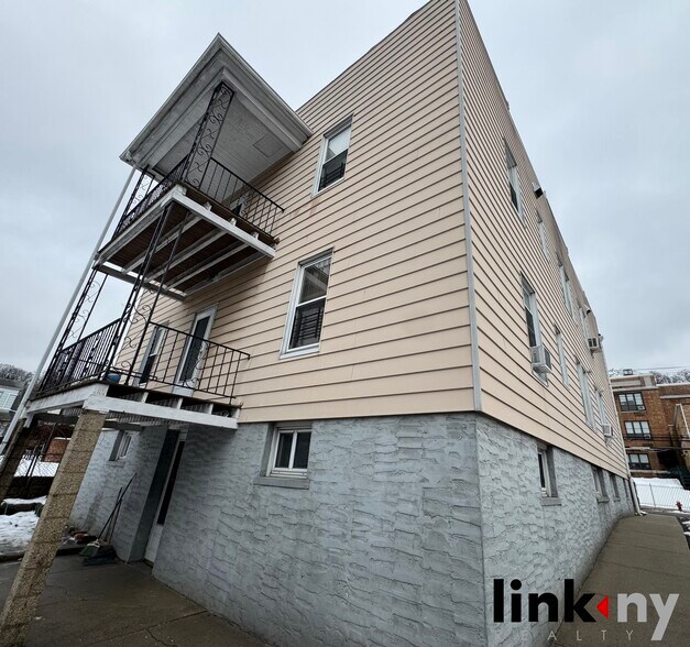 More Photos Of 65 Colin St, Yonkers Apartments For Sale