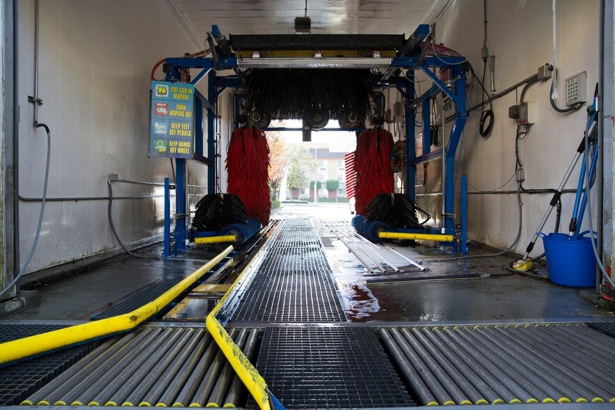 More Photos Of 391 W A St, Hayward Service Station For Lease