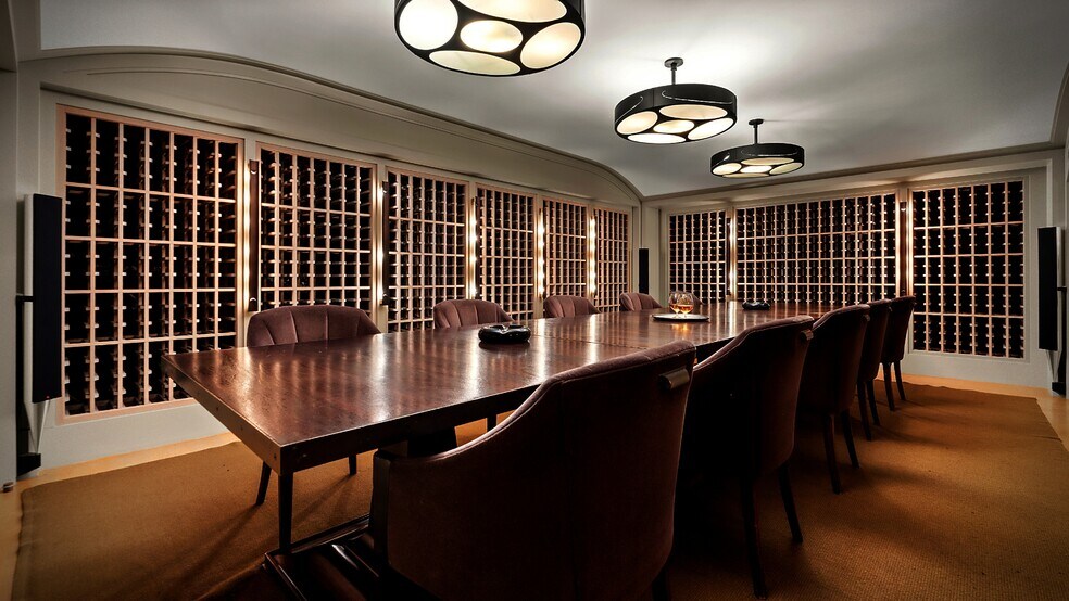 More Photos Of 11 Hawthorne Rd, Lenox Hotel For Sale