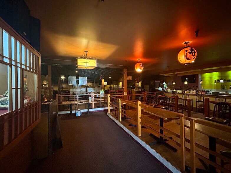 More Photos Of 8 Tech One Dr, Monroeville Restaurant For Lease