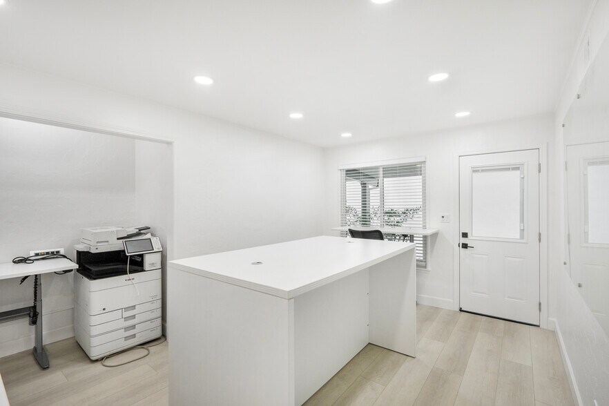 More Photos Of 50 W Main Ave, Morgan Hill Office Residential For Lease