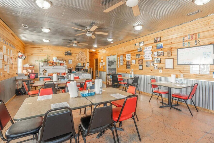 More Photos Of 307 E State St, Delta Flex For Sale