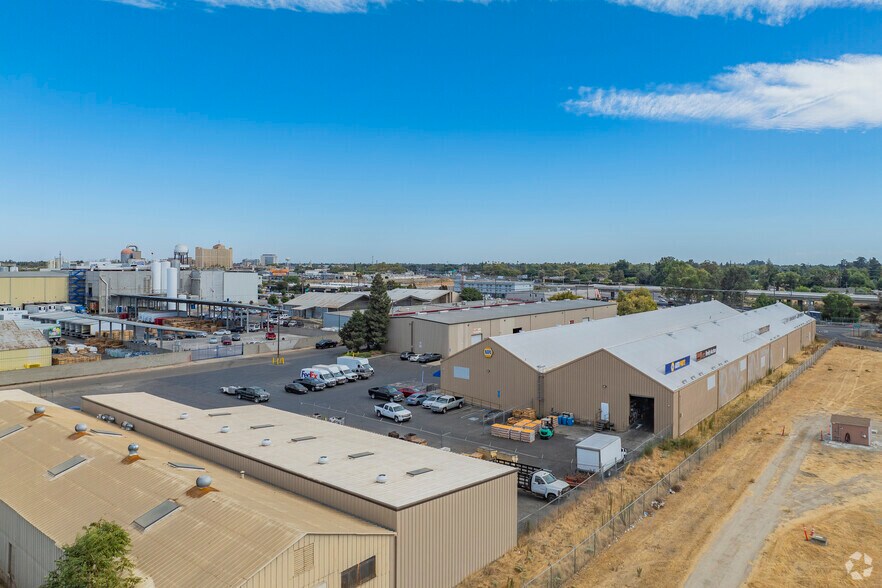 More Photos Of 615-621 Kansas Ave, Modesto Light Distribution For Lease