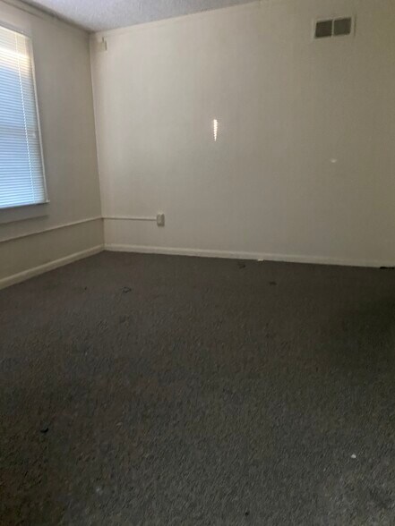 More Photos Of 326 N Wayne St, Piqua Office For Lease