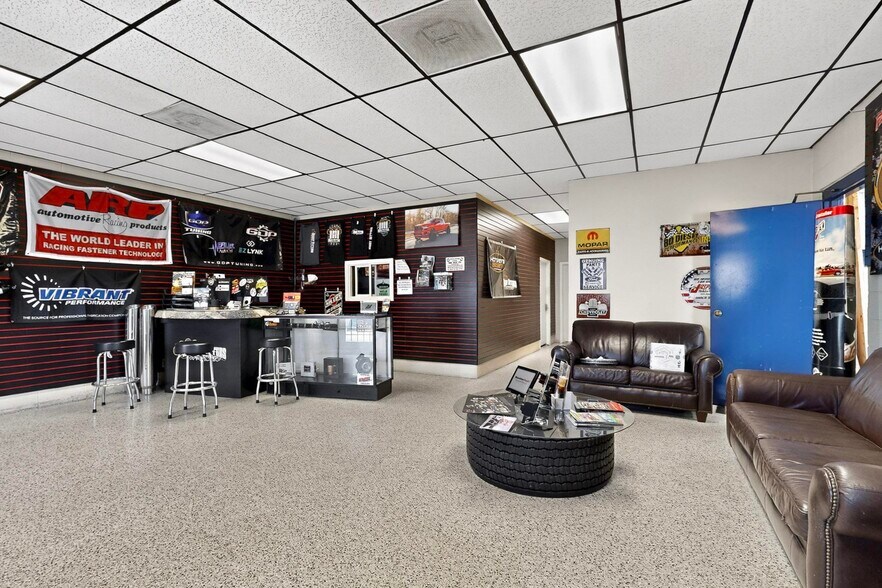 More Photos Of 2105 Aztec Rd NE, Albuquerque Warehouse For Sale