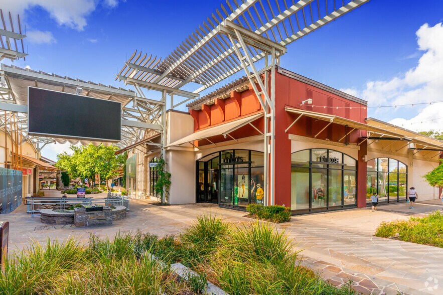 More Photos Of 15900 La Cantera Pky, San Antonio Unknown For Lease